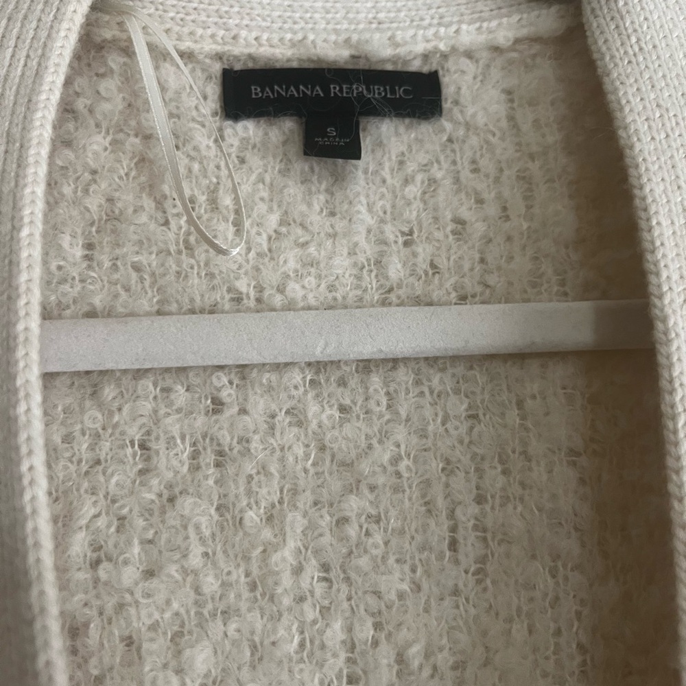 Banana Republic oversized Safido Boucle Cardigan Sweater. - Picture 3 of 3
